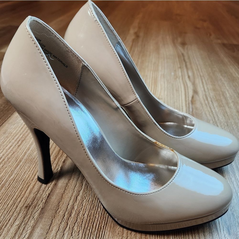 ☔️💜NWOB City Streets Nude Platform Stiletto Heels Size 8.5